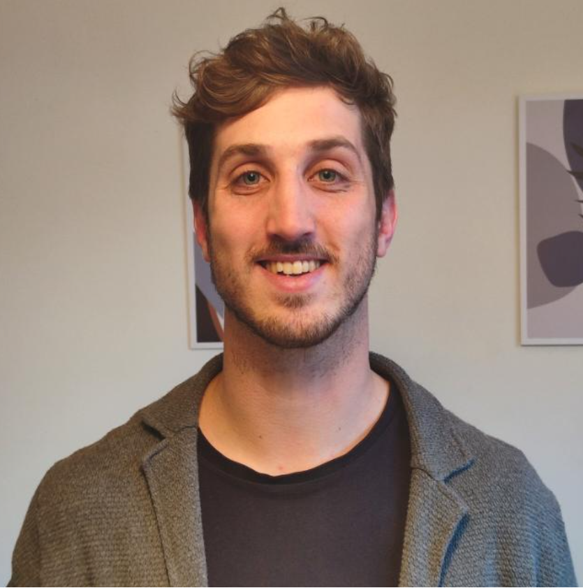 maestriacambioc's tweet photo. Felicitamos a @LucasPratesi , graduado #26 de la  Maestría en Derecho y Economía del Cambio Climático, quien defendió exitosamente su tesis. https://t.co/Oazij7ocbK
