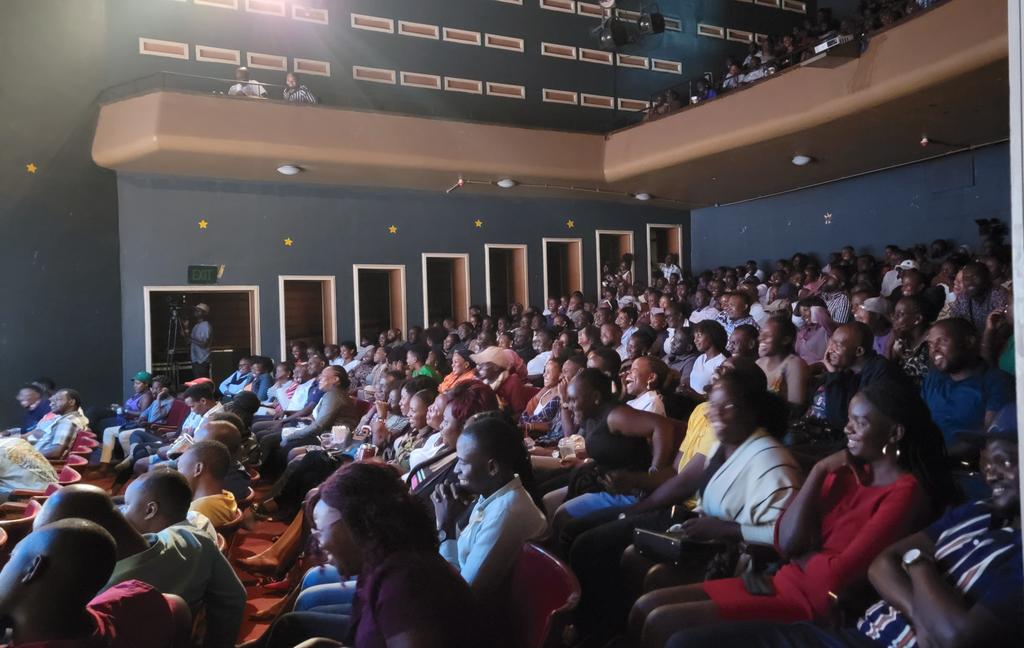 RichardTuwangye's tweet image. #HappeningNow
Kampalans getting their therapy at the National Theater. 
#Comedicine #FunFactory 🥂