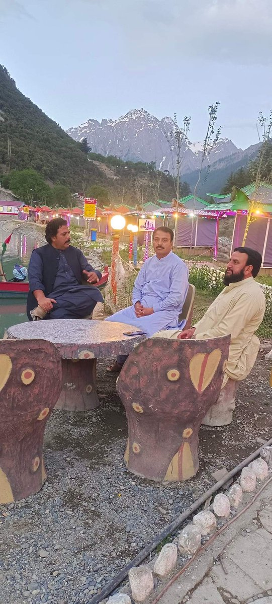 AzmatKakar12's tweet photo. Precious moments with quality friends. Hayat Kakar,  Hafiz Muneer Ahmad sb 💞💞 https://t.co/MYsqboVi3t