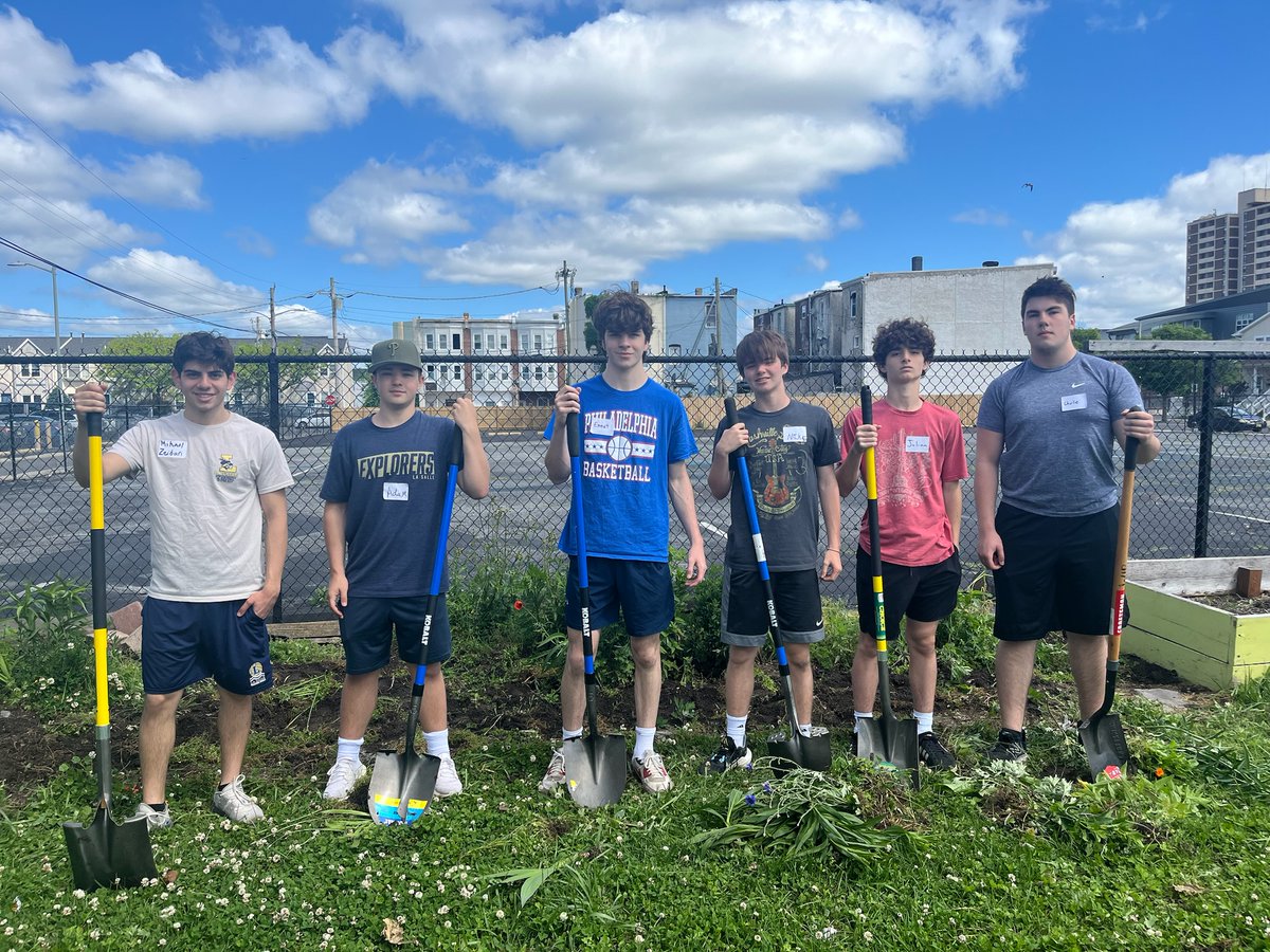 LSCHS_Mission's tweet photo. Busy final day of service for Serve AC, Week #1!
#LSCHSSummerofService https://t.co/QLzfT1CEpx