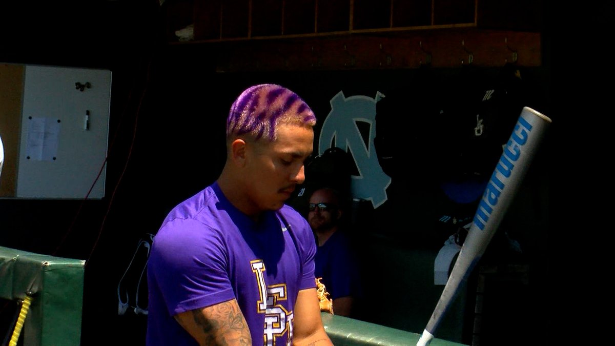 Feast your eyes...on the new 'do

Steven 'Monster' Milam going with the LSU Tiger stripes

#LSU 
#NCAABaseball