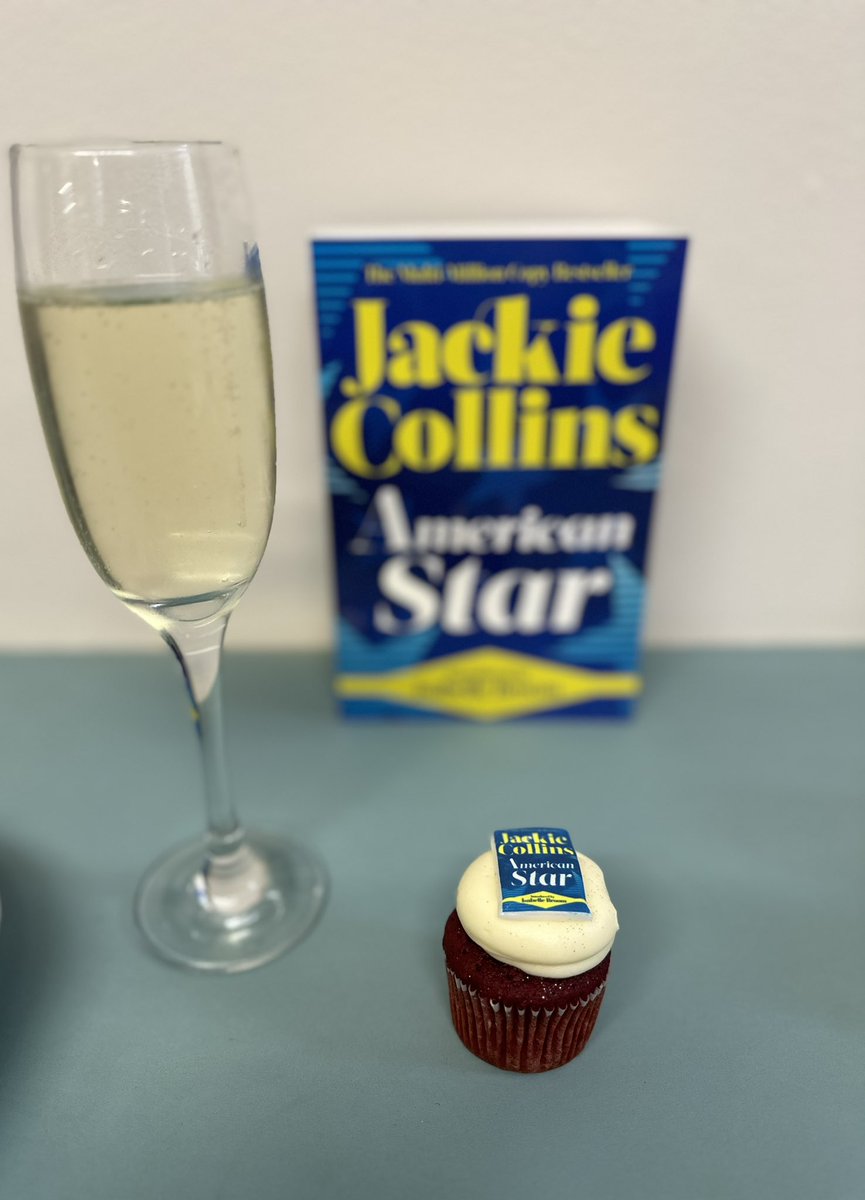 Having a lovely time celebrating the launch of this gorgeous edition of American Star #bemorejackie #booktwt #booktwitter