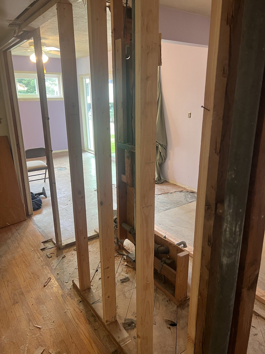 Working on this flip in the Sacramento area. Ordered cabinets, tile and flooring this week. Windows are in. Framing is up- drywall going up Today