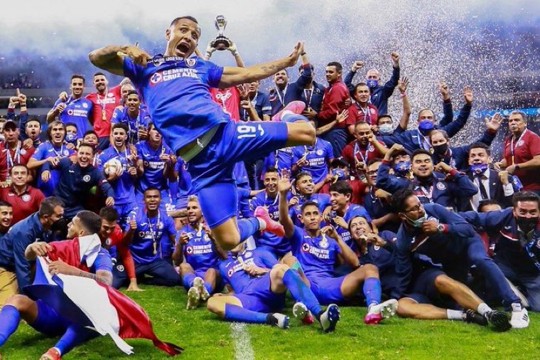 gambetita2020's tweet photo. Hoy se cumplen 3 años del mejor día de nuestras vidas 💙 https://t.co/c6UXe6kCV5