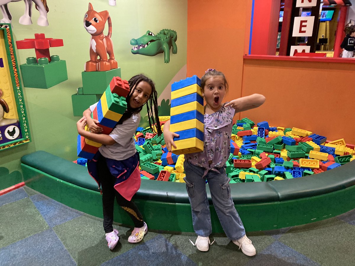 Mrs. Ginn BFA tweet media