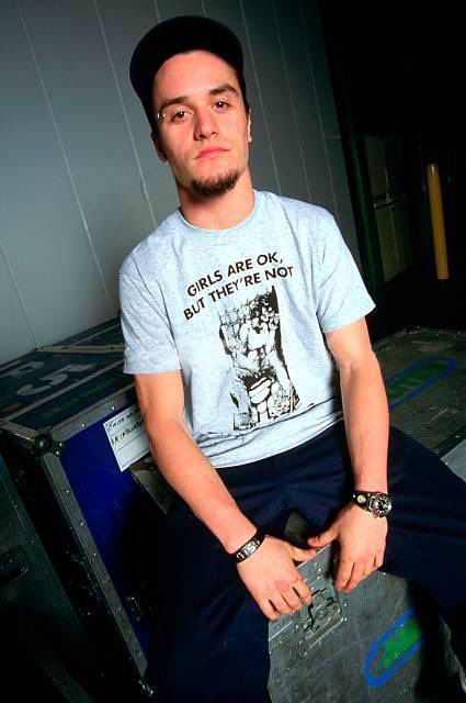 Mike Patton - Faith No More - backstage at NEC Arena - Birmingham, England - 11/28/1992

‘Girls are ok, but they’re not the Real Thing’…

Photo by Mark Webb

#MikePatton
#FaithNoMore
#ADEraMike
#GasStationMike