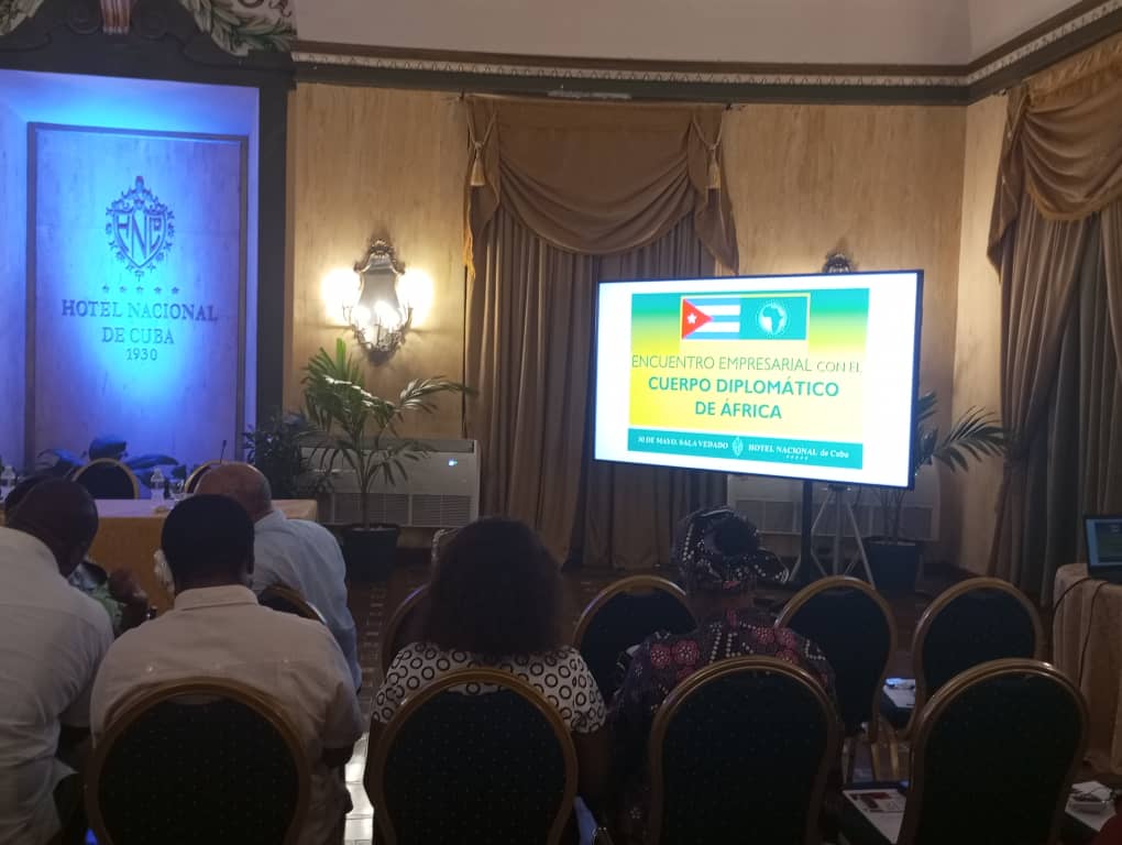 Grupo Empresarial del MINED tweet media