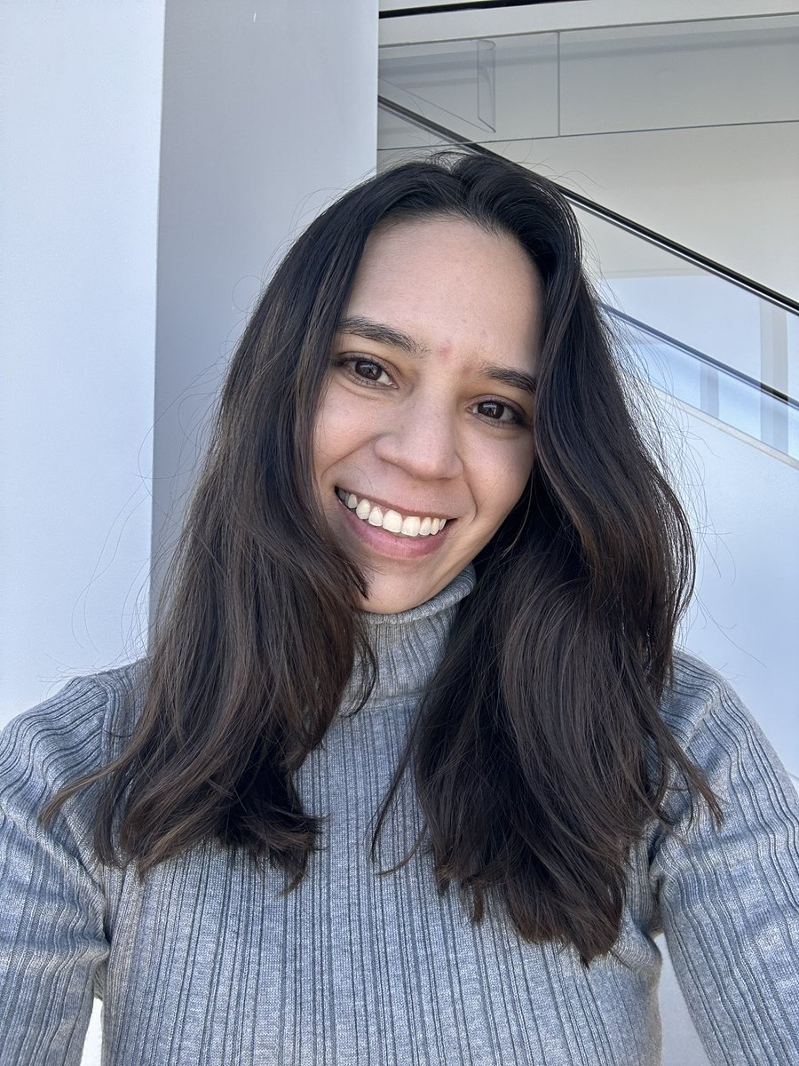 Laura De Moya-Guerra tweet media