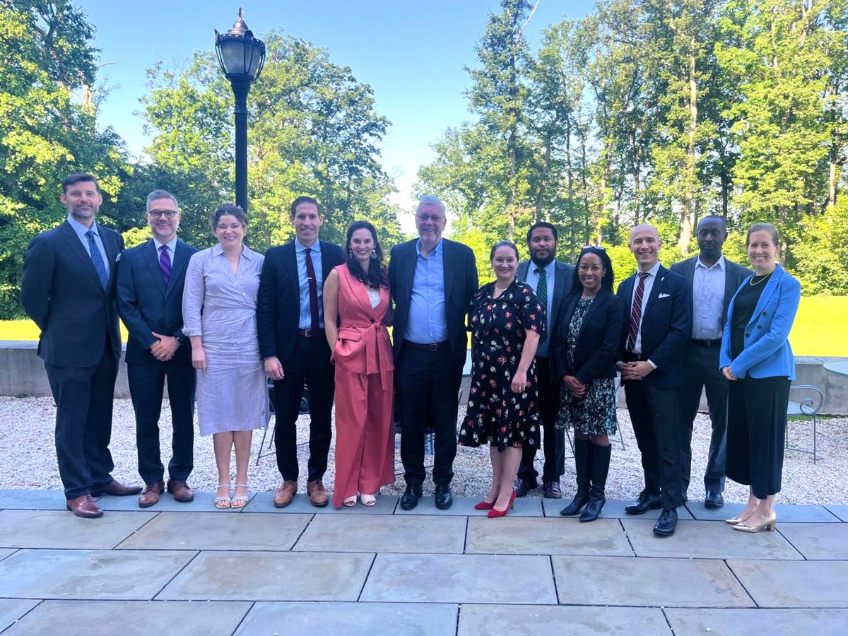 On this sunny morning, happy to host the Rising Leaders Council @MeridianIntl, professionals from the diplomatic community and the public and private sectors, for a substantive exchange of ideas on #EU2024BE and foreign policy.