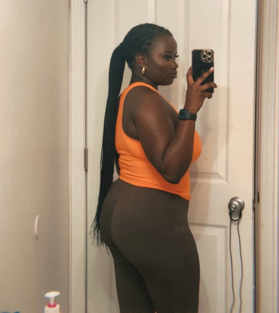 kezaaa_'s tweet photo. When I reach my fitness goals y’all are gonna be sick of me. Im definitely enjoying the journey 🥰 https://t.co/WWVN011Mgv