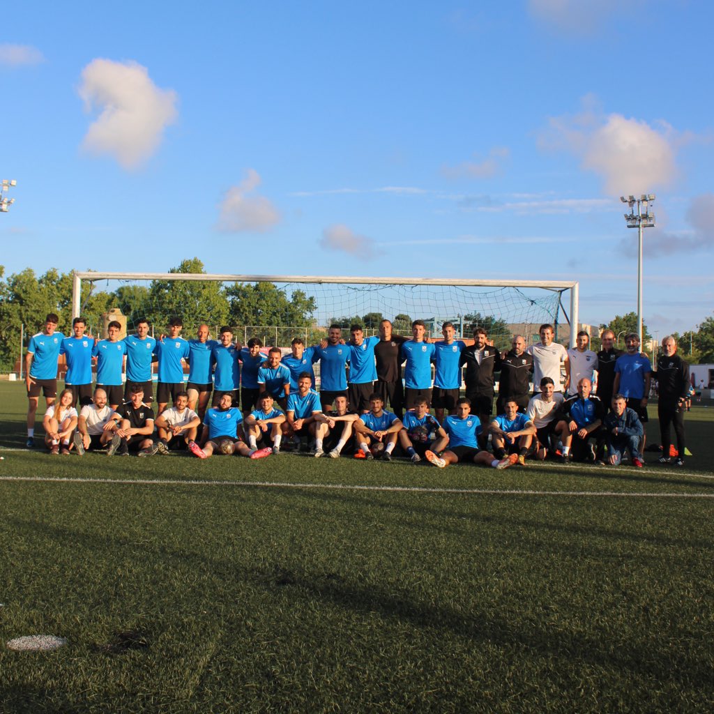 👋 Último entrenamiento de la temporada 2023-2024 ¡Orgullosos de vosotros! 

💙 TODO SALDRÁ BIEN 🤍

#sompotablava 🐔