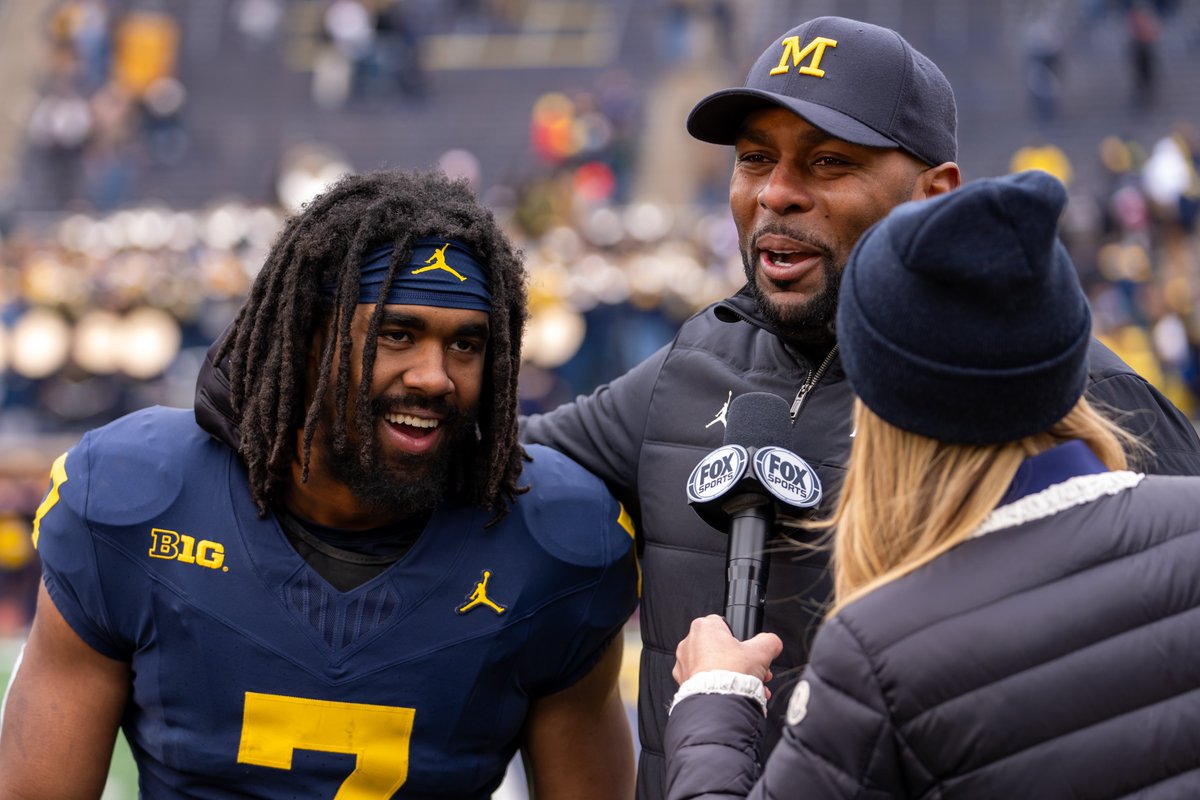 FOXSportsPR's tweet photo. The 2024 @CFBonFOX schedule has arrived!

BIG NOON SATURDAY – college football’s most-watched regular season game – returns with a loaded lineup 🏈

Plus, @BNKonFOX hits the road each week for top matchups throughout the year 🏟️

Full schedule &amp; more info: https://t.co/3SAR7y7xC9 https://t.co/qQQzFBpwON