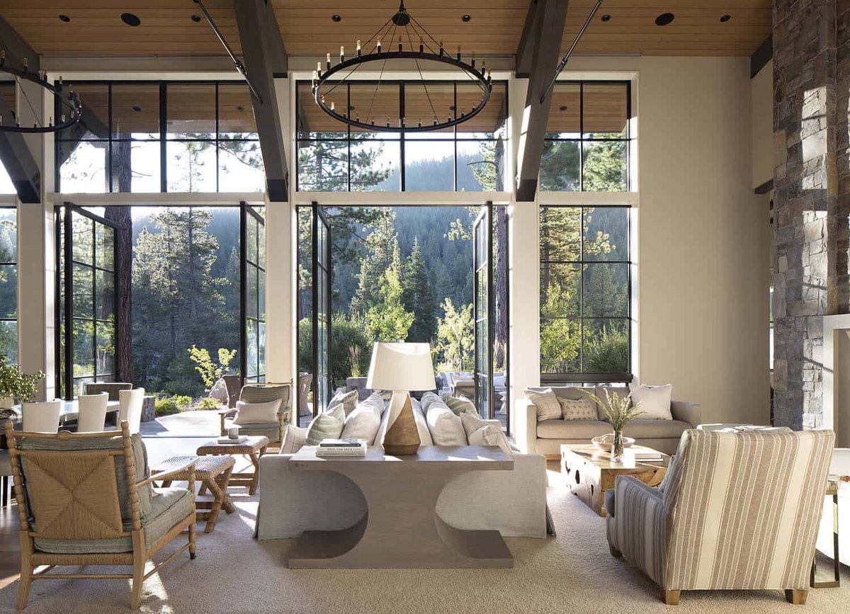 Insanely beautiful mountain modern home in the Sierra Mountains onekindesign.com/2019/05/17/bea…