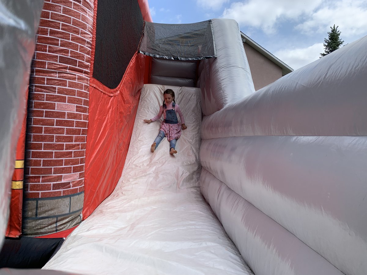 Looking for something to do for FREE all weekend with the family? Our Kids Zone will be hopping with bouncy castles/face painting/games/crafts/colouring/entertainment by Junkyard Symphony, Hey Buster &amp; <a href="/CHRIRadio/">CHRI Radio</a>! Join us June 1-2 in Chesterville, ON. See  artonthewaterfront.ca/2024-schedule/