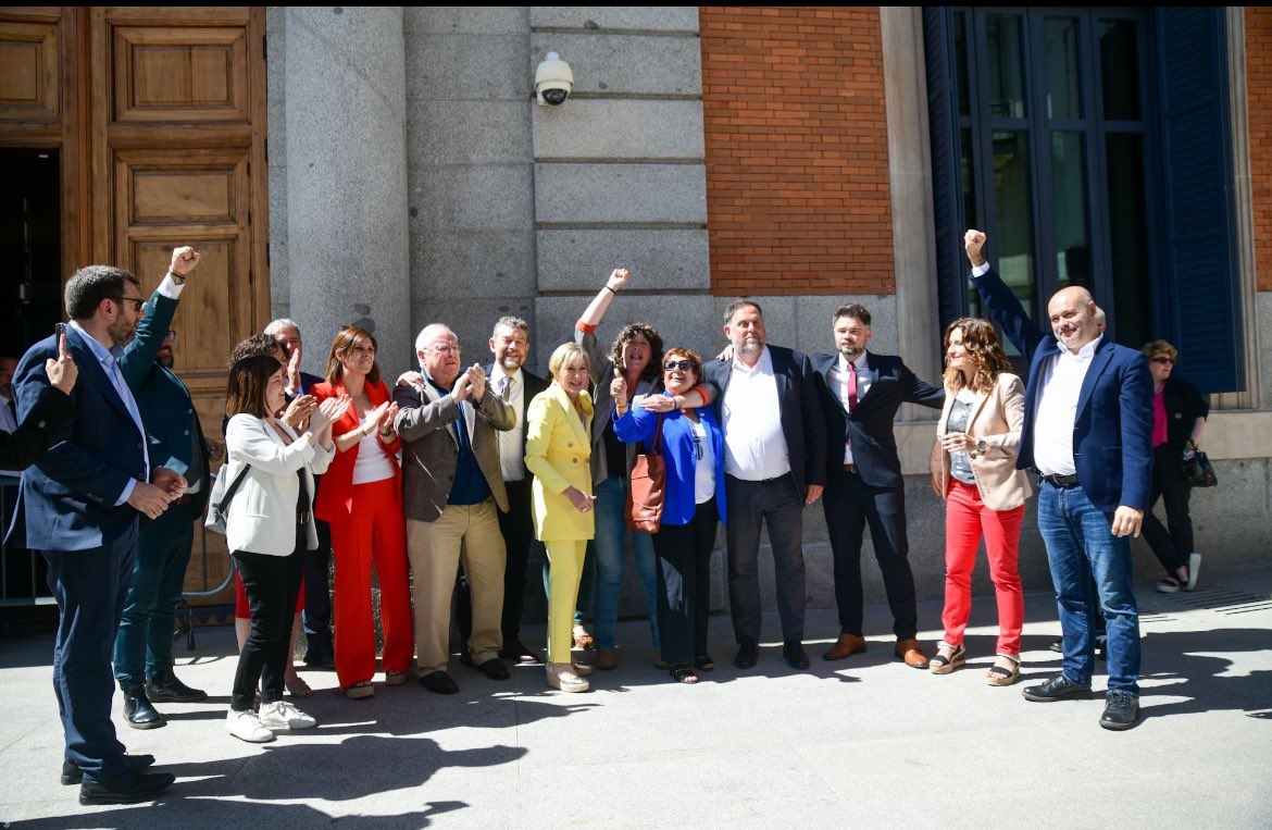 Moltes gràcies companys per tota la feinada, molta gent ho necessitava. això és un pas més cap a la llibertat del nostre país <a href="/Esquerra_ERC/">Esquerra Republicana</a>