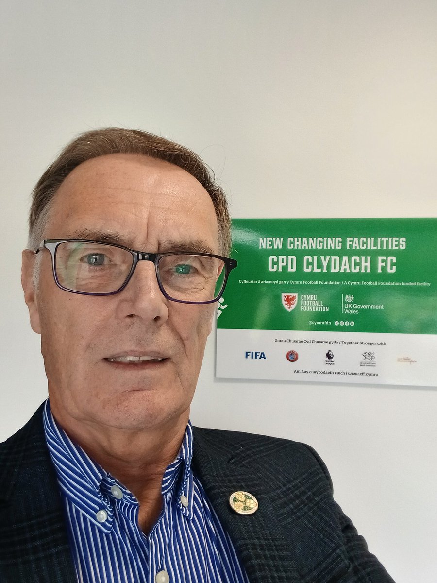 Excellent evening last night, representing WWFA at the official opening of CPD Clydach FC all new changing facilities. Great to see a strong presence of club members, players &amp; coaches alongside <a href="/FAWales/">FA WALES</a> <a href="/helenwardie10/">Helen Ward</a> and local dignitaries 👏⚽️👍🏴󠁧󠁢󠁷󠁬󠁳󠁿