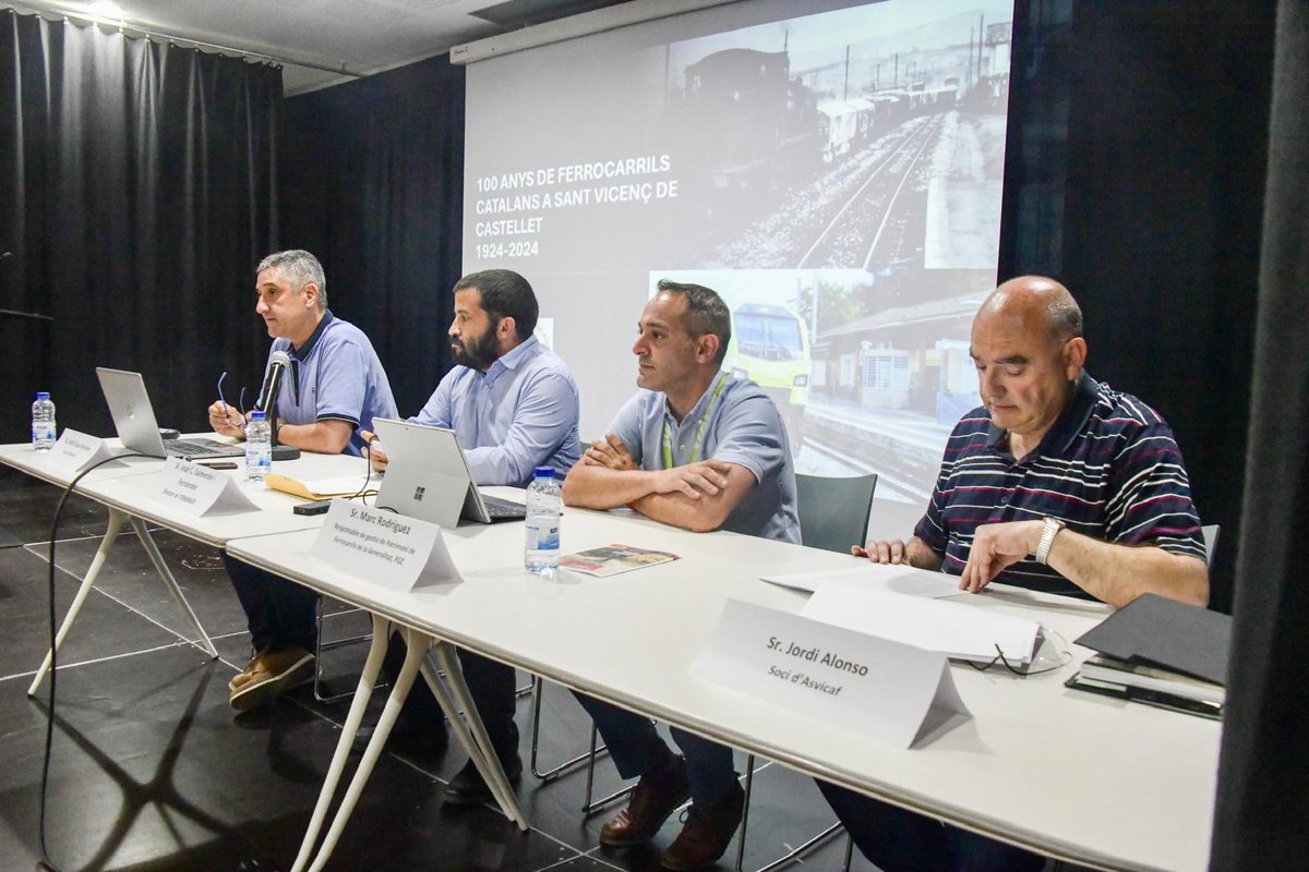 <a href="/territoricat/">Territori</a> 📸 En el marc de la <a href="/firadelvapor/">Fira del Vapor</a>, el responsable de Patrimoni Històric Ferroviari de #Ferrocarrils, Marc Rodríguez, ha ofert una conferència sobre els 100 anys d'història dels Ferrocarrils Catalans, l'actual línia Llobregat-Anoia d'#FGC