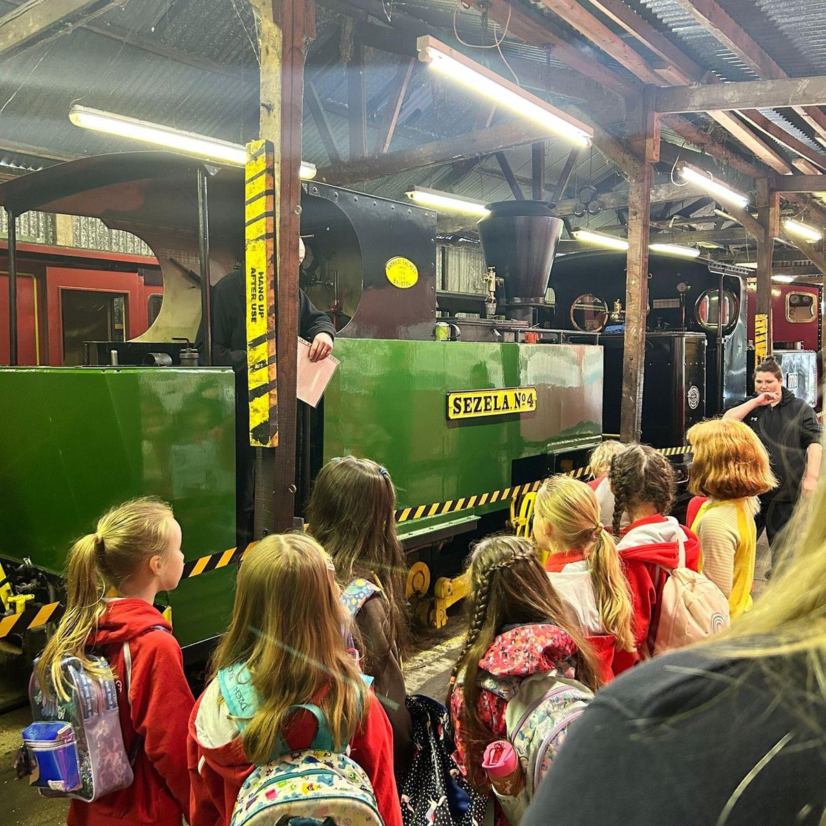 gguidingherts's tweet photo. Over 70 Rainbows from across West Hertfordshire division recently enjoyed a day out at the @buzzrail 🚆
The engine even had a Girlguiding plaque made especially for the journey.
Heather the event organiser the said: "I am unsure who enjoyed it most... the Rainbows or leaders. https://t.co/HmTG2emp0X