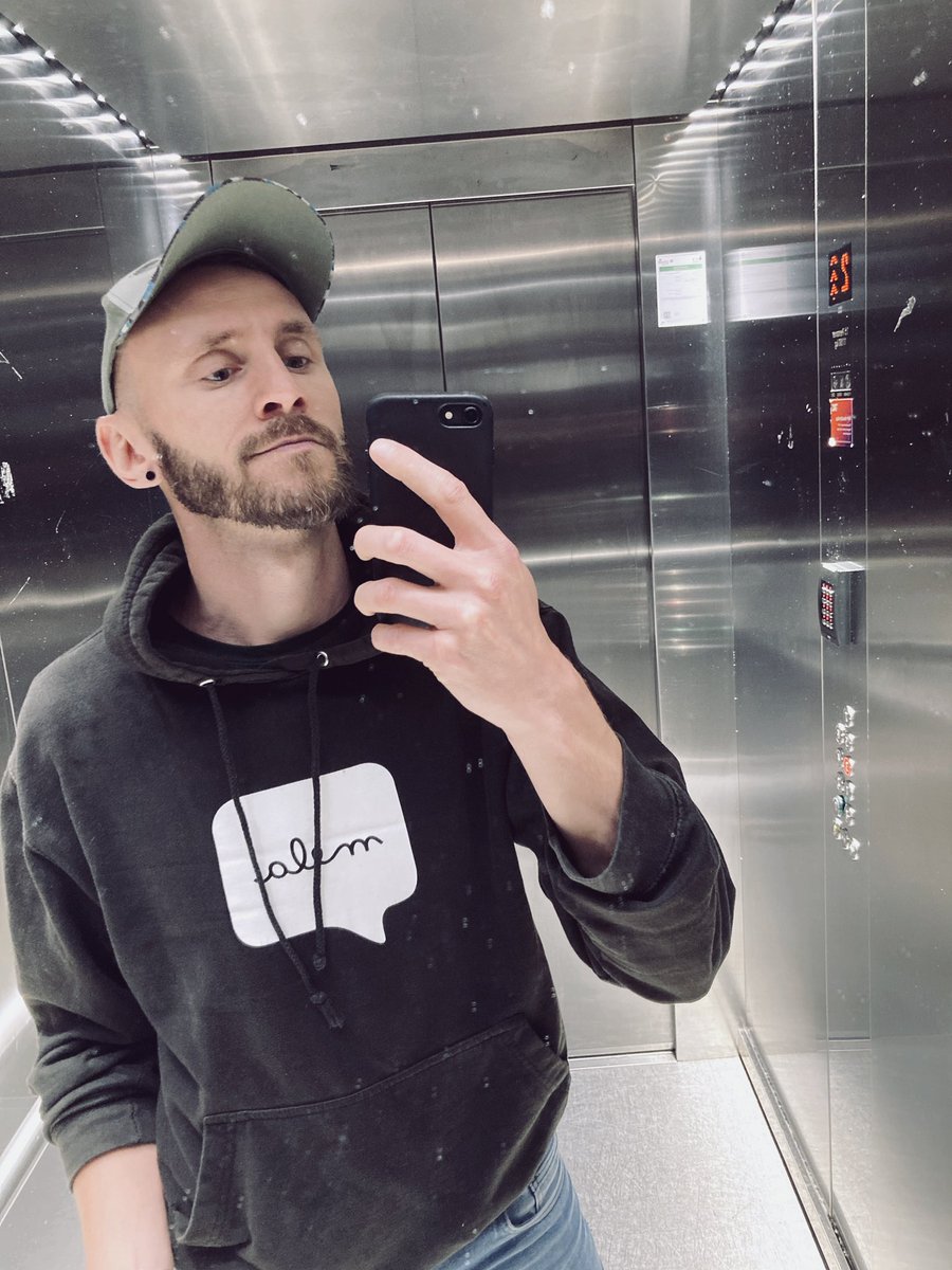 itschrisvincent's tweet photo. Hello from the other side of the dirty elevator mirror. 
#mela @malta_souvenirs https://t.co/P52aHTJfgc
