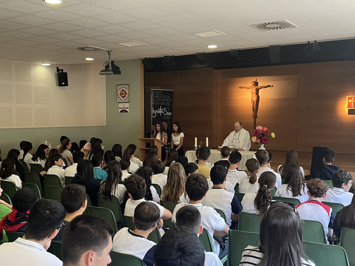 cristoreyva's tweet photo. ✨La Red Solidaria y Los Grupos de Cristo Rey hemos celebrado la Eucaristía para dar gracias por este curso que ya acaba y como broche de todo un curso de vivencias juntos.🙏

Gracias a todos por la gran implicación demostrada 🫂

@educsi https://t.co/31kjmayL9X