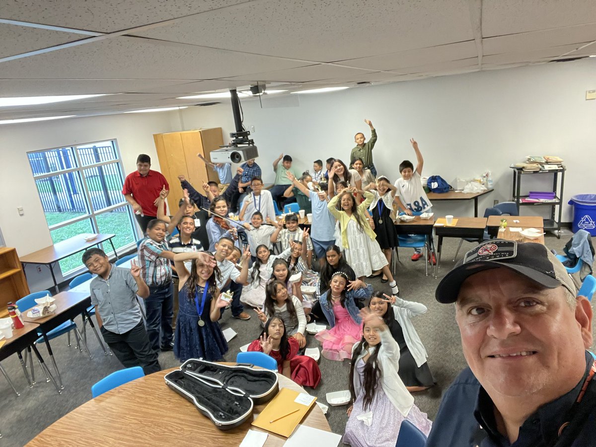 amiranda024's tweet photo. The end of an era!! My last classes and my classroom packed…. @ElliottEagles Next year Stipes Stallions @stipesstallions https://t.co/OumKVJudWC