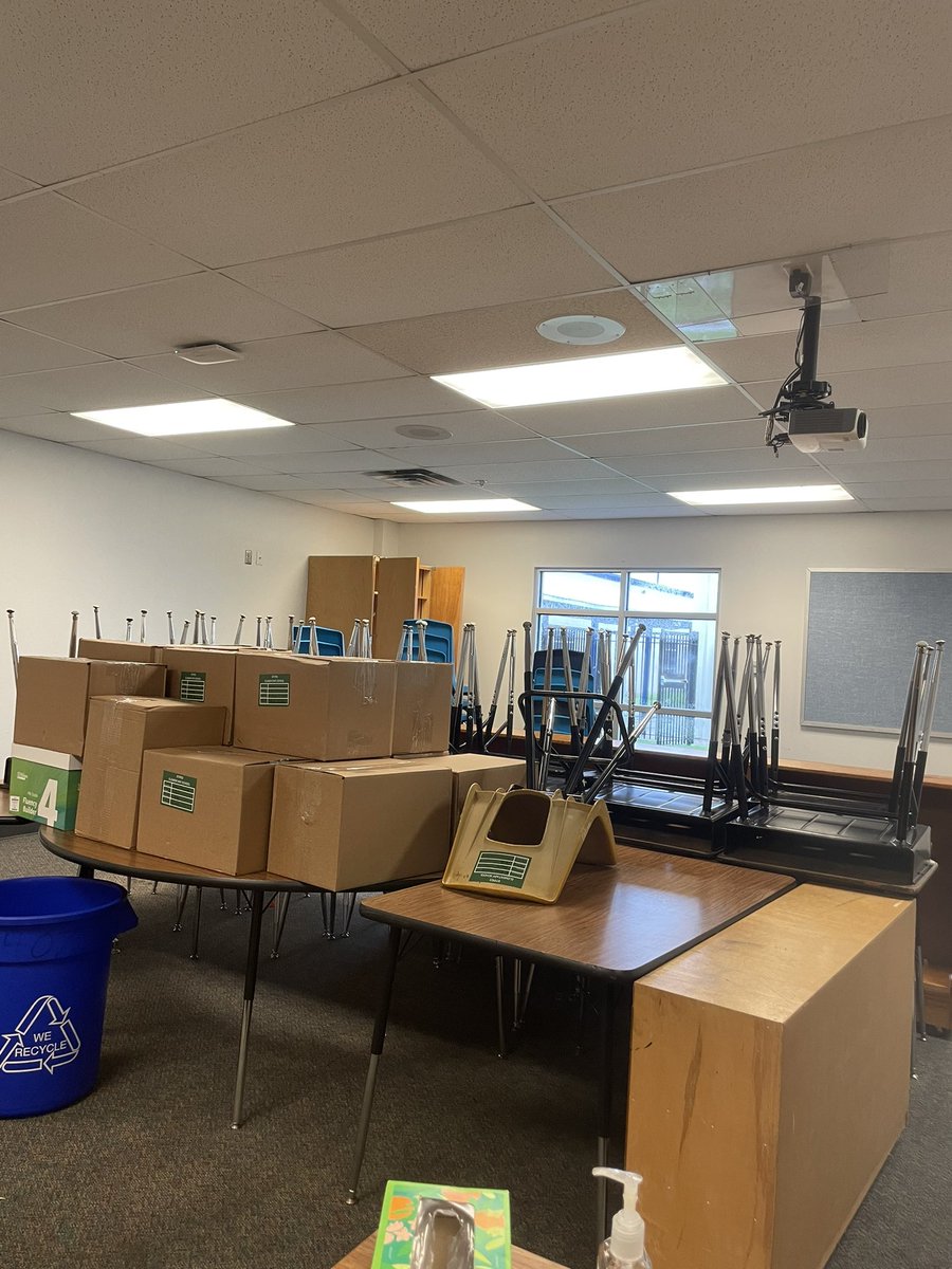 amiranda024's tweet photo. The end of an era!! My last classes and my classroom packed…. @ElliottEagles Next year Stipes Stallions @stipesstallions https://t.co/OumKVJudWC