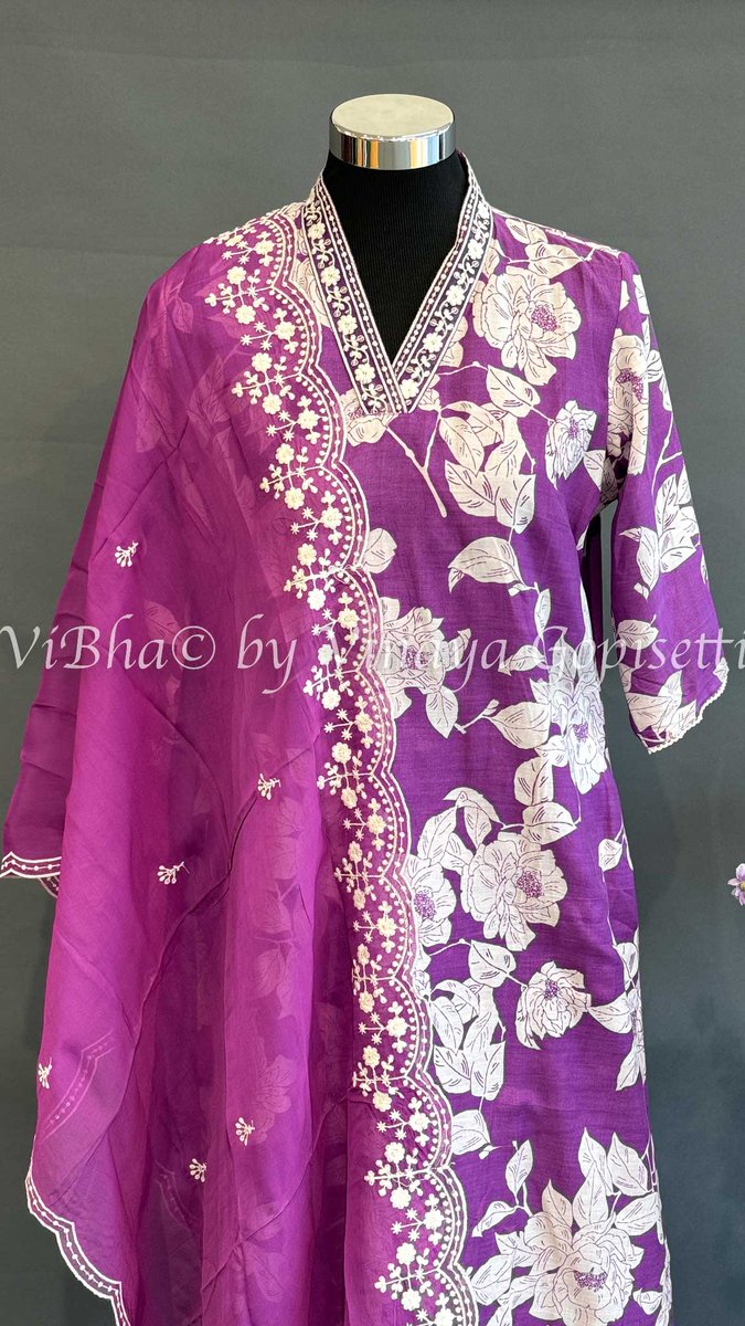 ViBha_Vogue's tweet image. ViBha's Purple Floral Palazzo Set! #purple #floral #suitsets #Vneck #cotton #palazzo #designerVinayaGopisetti #ViBha #embroidery #elegance #summerClothes #Indian #designer #celebration #IndianWear #WomensClothing #comfortable #SanJose #bayarea #california #traditional #ethnic