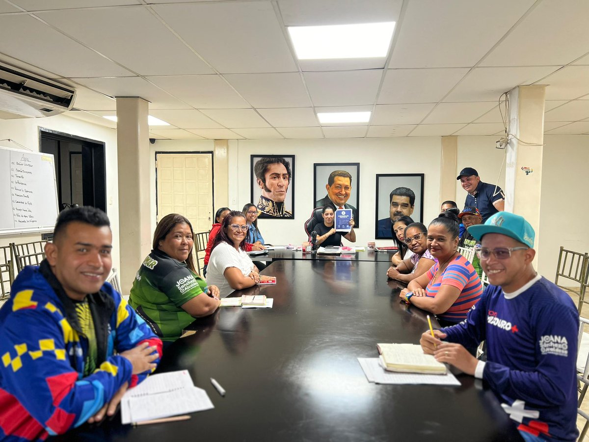 johanitakenpo's tweet photo. #30May Instalamos un encuentro de trabajo con comunas de #Mariño en el marco de la ejecución de proyectos aprobados a través de la Consulta Popular “Proyectos del Pueblo”. Gracias Pdte.@NicolasMaduro y Min.@GuyVernaez por esta herramienta al Poder Popular #PuebloMadutoActivo https://t.co/aZuwY8l8Dp
