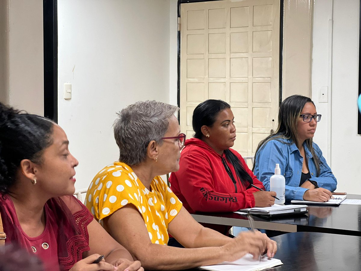 johanitakenpo's tweet photo. #30May Instalamos un encuentro de trabajo con comunas de #Mariño en el marco de la ejecución de proyectos aprobados a través de la Consulta Popular “Proyectos del Pueblo”. Gracias Pdte.@NicolasMaduro y Min.@GuyVernaez por esta herramienta al Poder Popular #PuebloMadutoActivo https://t.co/aZuwY8l8Dp