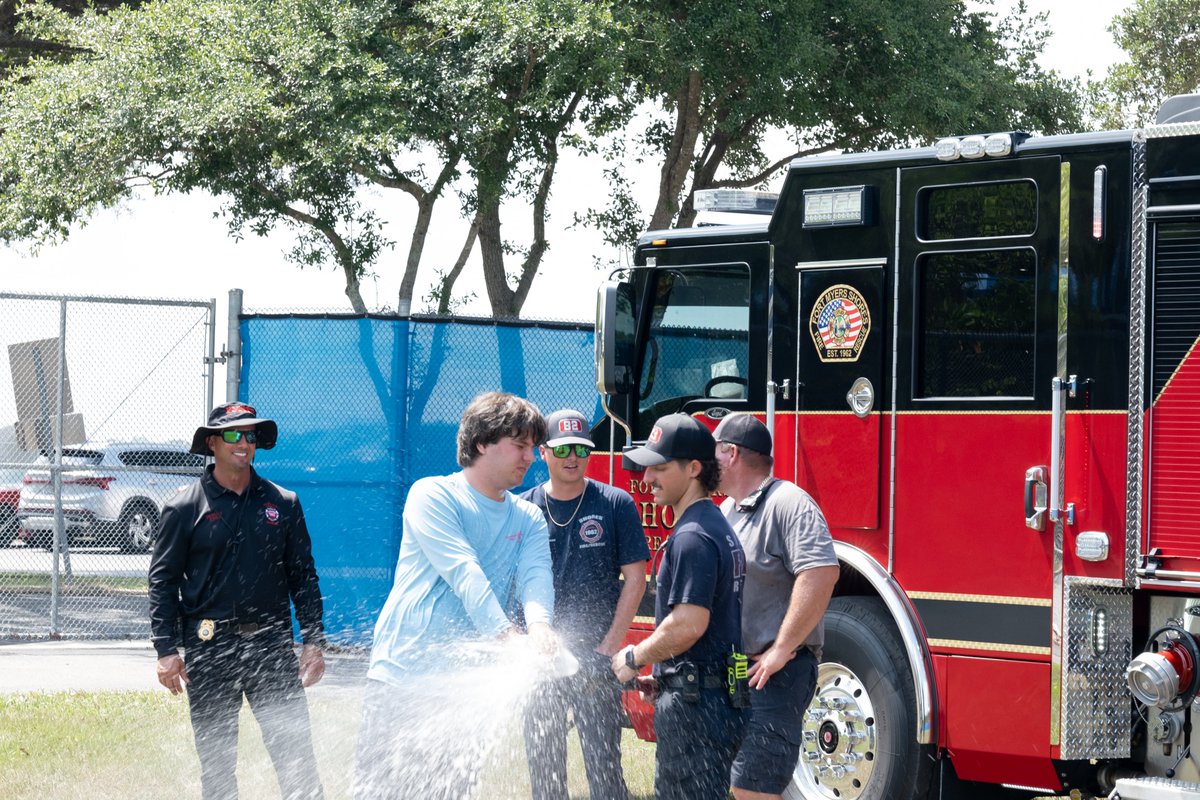 BucManatees's tweet photo. Water day was such a great success, everyone had fun in the sun! Special thank you to Zeta Phi Beta Sorority, Inc Gamma Tau FGCU &amp; Fort Myers Shores Fire Dept. for supporting us on this wonderful day. This school year has been amazing! https://t.co/YxS6DwbQZG