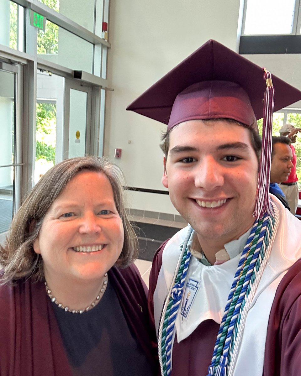 DelegateForbes's tweet photo. Congratulations to the Towson High School Class of 2024!

It was fun to see so many familiar faces among the students and families today. These Generals worked hard the past four years, and should be very proud of this achievement.

Onward! https://t.co/iuzVhWB8ca