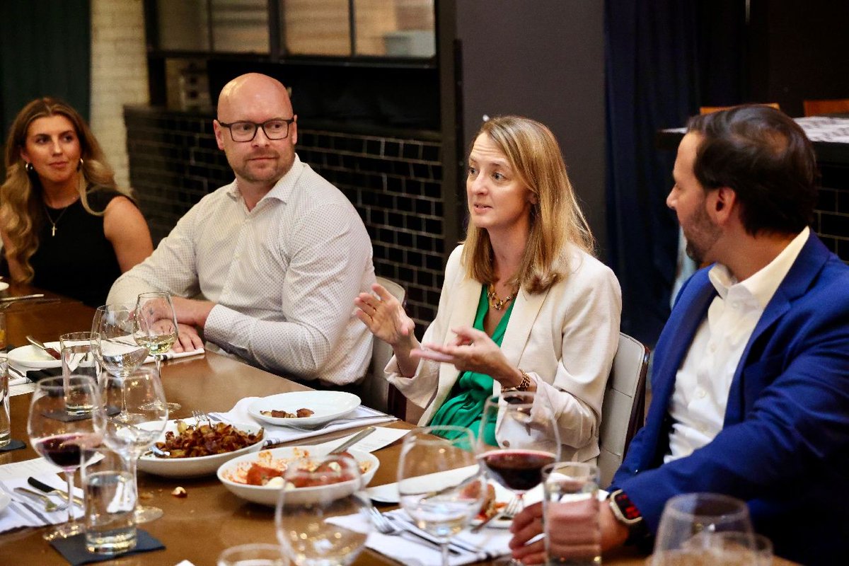 Last week, @TNHIMSS hosted an Executive Dinner ft insightful discussions led by Peter Embí, MD, MS (@embimd) & Dara Mize, MD (@DaraMize) @VUMCDiscoveries 

Attendees discussed the intersection of #AI & #Healthcare, sparking engaging conversations & valuable insights. @HIMSS