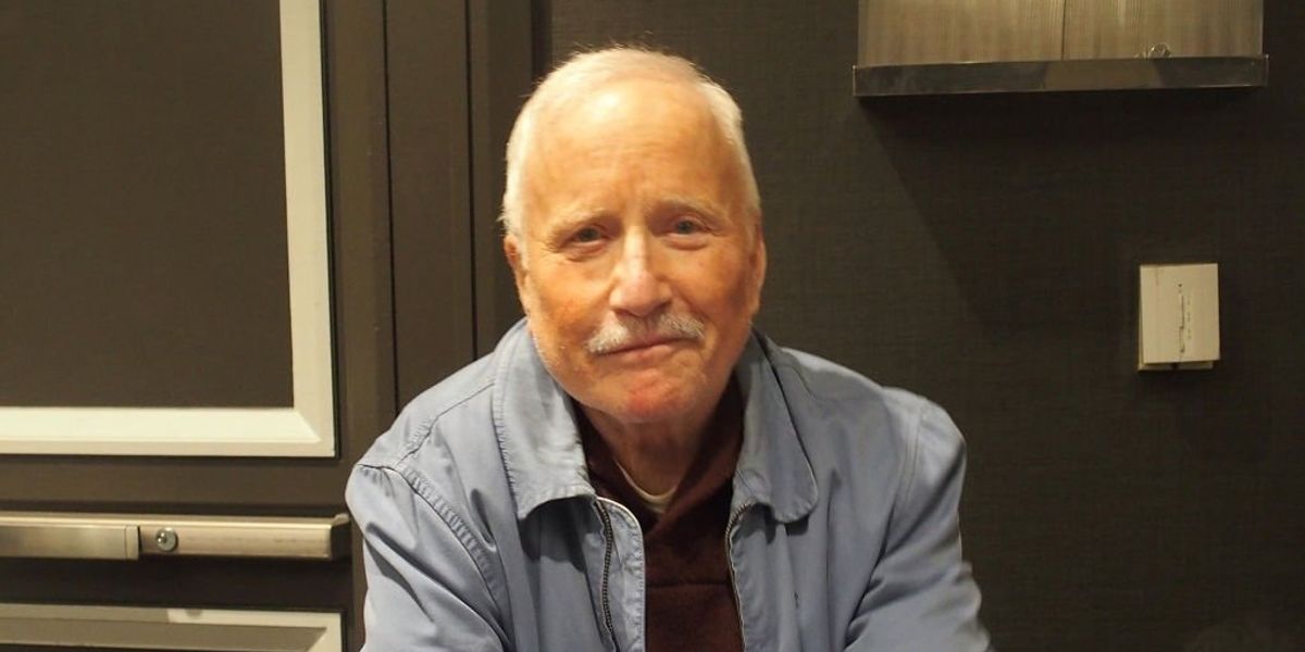 Theater apologizes after Richard Dreyfuss takes stage in a dress and allegedly mocks transgenderism at 'Jaws' screening: A Massachusetts theater has apologized after fans complained online about an event with actor Richard Dreyfuss… dlvr.it/T7cgfc #Trump2024 #NahBabyNah