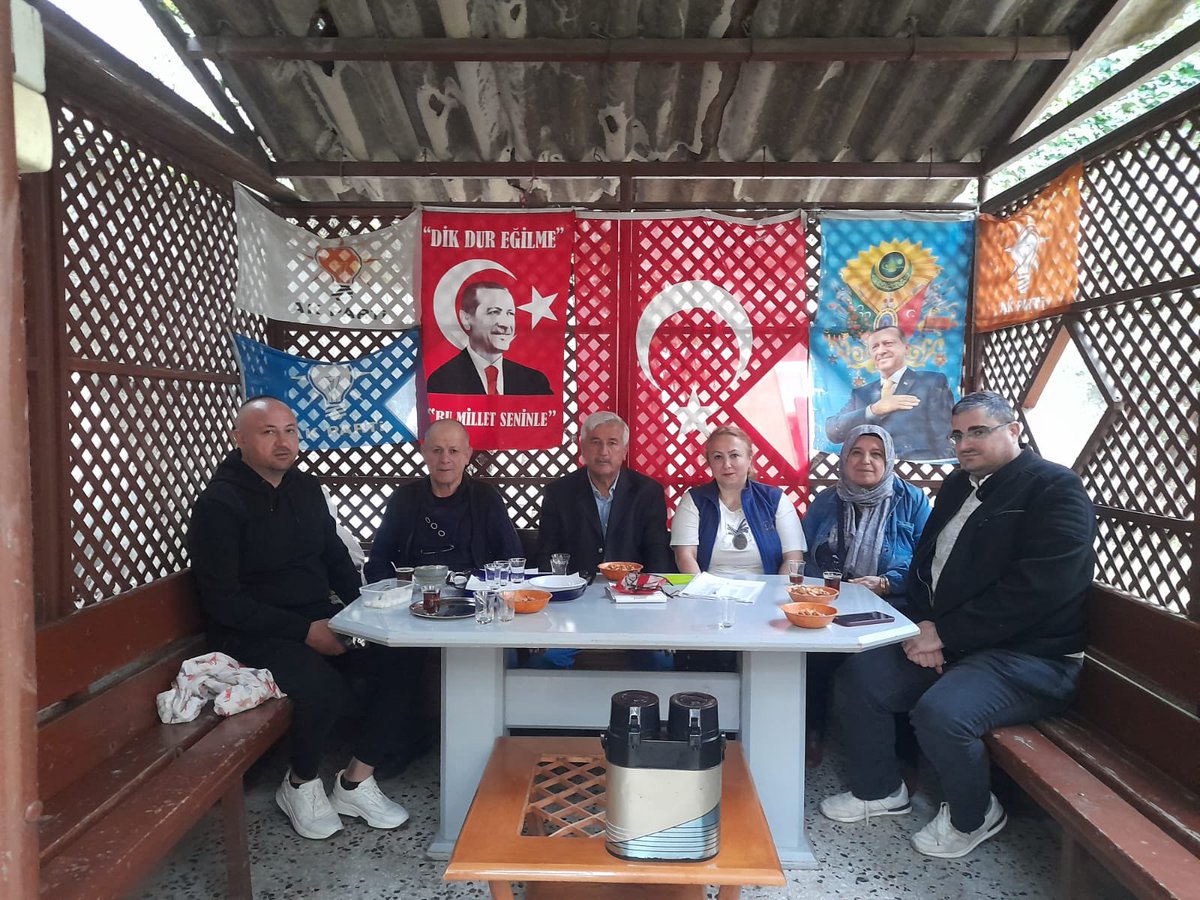 Mahalle teşkilatlarımız haftalık olağan toplantılarını gerçekleştirdiler. 

İlk günkü aşkla çalışmaya devam 

<a href="/RTErdogan/">Recep Tayyip Erdoğan</a> <a href="/hakanhanozcan/">Hakan Han ÖZCAN 🇹🇷</a> <a href="/AkpartiAnkara/">AK Parti Ankara</a> <a href="/AKadirkarapinar/">Kadir KARAPINAR🇹🇷</a>