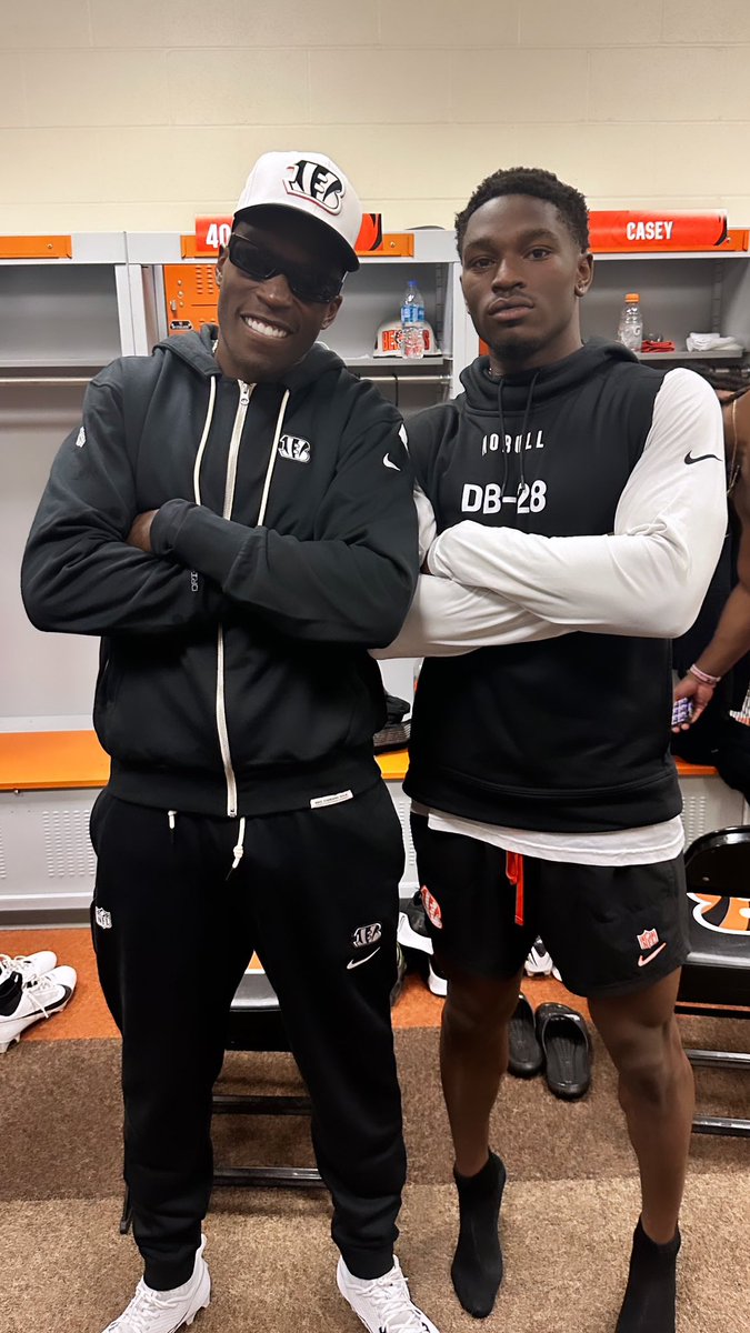 Pepe + <a href="/BumpnRunFig/">Josh Newton</a> #WhoDeyBitch 🐅