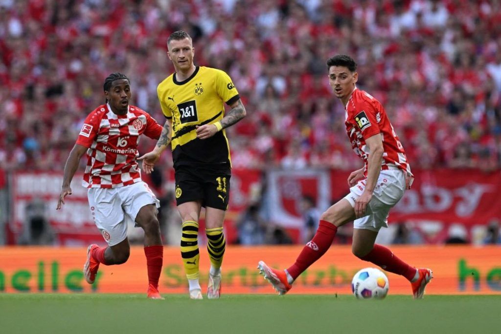 Eleven years after a heartbreaking Champions League final loss to arch-rivals Bayern Munich, Borussia Dortmund veterans Mats Hummels and Marco Reus are returning to Wembley on Saturday to set things right. Read more: buff.ly/4e3FEAg