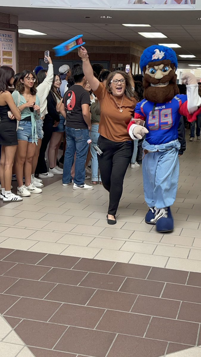 Our fearless leader <a href="/Americas_HS/">Nancy Torres</a> leading the way as the the Trailblazer C/O 2024 walks the halls of Blazer Nation, one last time!!