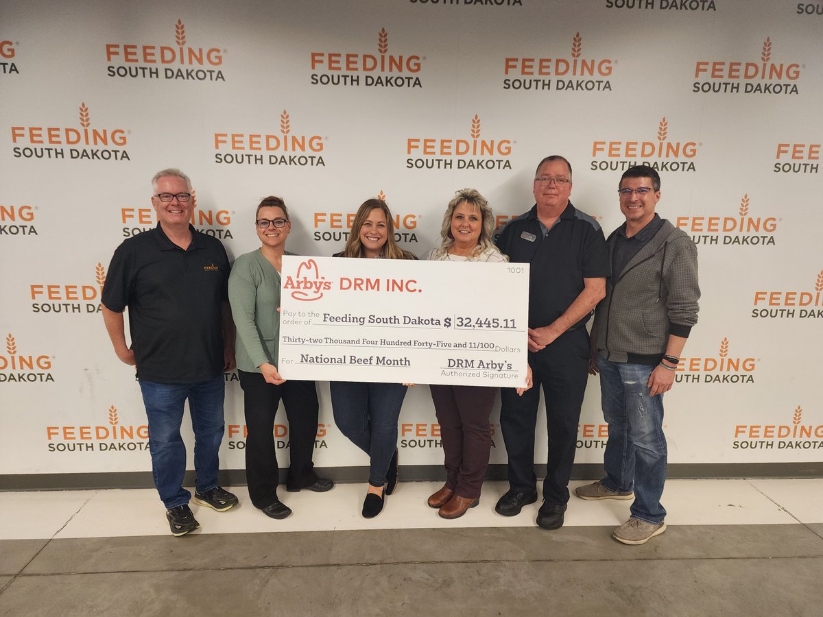 #ThankfulThursday to Sioux Falls area Arby's for raising $32,445 through their round-up fundraiser! This donation will be matched by Parker Freeze Dry in celebration of #NationalBeefMonth and used to purchase high-quality beef for those facing hunger in our state! ❤️ #BeefItUpSD