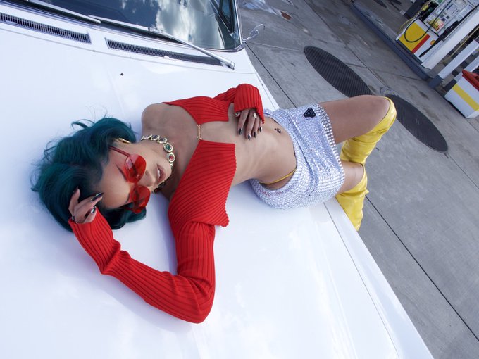 Summer&rsquo;s in the air 🌞 📸: @justicemooks https://t.co/ZfinOXiFNi<a class="tags" target="_blank" title="On Twitter" href="/?out=eyJ0eXAiOiJKV1QiLCJhbGciOiJIUzUxMiJ9.eyJpYXQiOjE3MjExNTIyNDMsImlzcyI6InR3cG9ybnN0YXJzLmNvbSIsIm5iZiI6MTcyMTE1MjI0MywiZXhwIjoxNzUyNjg4MjQzLCJyZWRpcmVjdF91cmwiOiJodHRwczovL3R3aXR0ZXIuY29tL2p1c3RpY2Vtb29rcyJ9.fBU59Lkp4Ryum3oCCfb5b0ckNLz0JY7FgNjKm_NqwoWzFJHGfjh6J1-FMXpXoyruaP-MsNtEiSzziU4l_rrg_Q">@justicemooks</a><a href="/tag/nofilter"class="tags"><span>#nofilter</span></a>