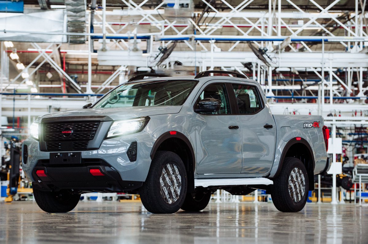 minutomotor's tweet photo. Nissan alcanzó las 100 mil unidades de Frontier fabricadas en la Argentina https://t.co/sY9LPsimYj