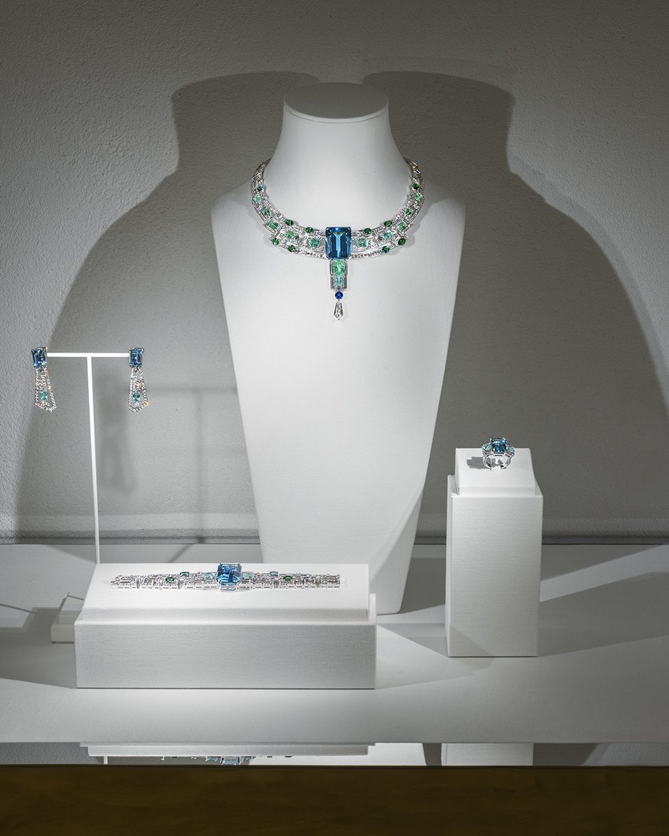 gucci's tweet photo. In Ravello, Italy, the House presented its #LabirintiGucci High Jewelry collection of one-of-a-kind masterpieces adorned with exquisite and extraordinary colored gemstones and diamonds. Discover more https://t.co/VbhbiFQ6L2 #GucciHighJewelry #GucciMaestria https://t.co/GV8qQc6mML