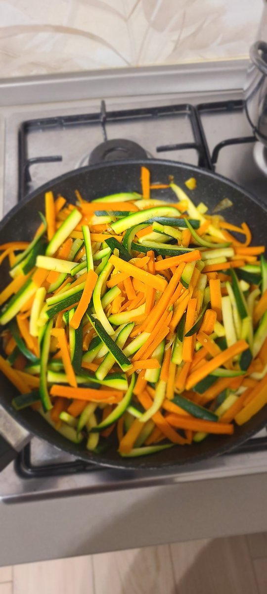 pippomec's tweet image. Verdura #fingershape senza sale e con finto soffritto... Bello l' #autosvezzamento