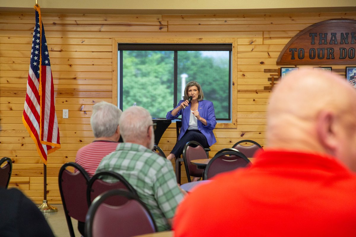 Another productive town hall meeting in the books!   Folks in Sac County asked me about: ✅ Electric Vehicles ✅ Farm Bill ✅ Border Security