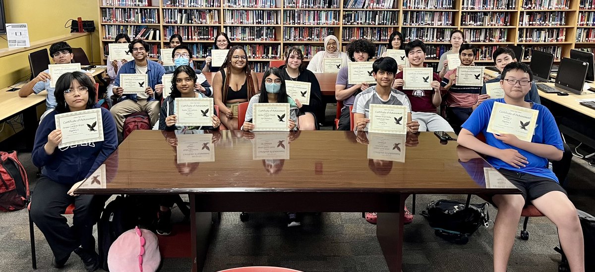 Congrats to the EHS & JPS math department students who earned the highest math average in their courses! Proud of all of you! 🥇 ✏️ 🧮  #WeAreOneEdison