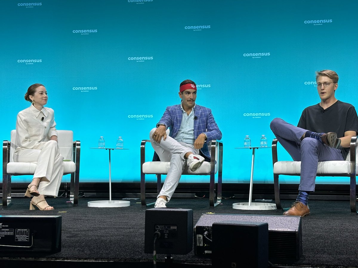 Blockchain Beach tweet media