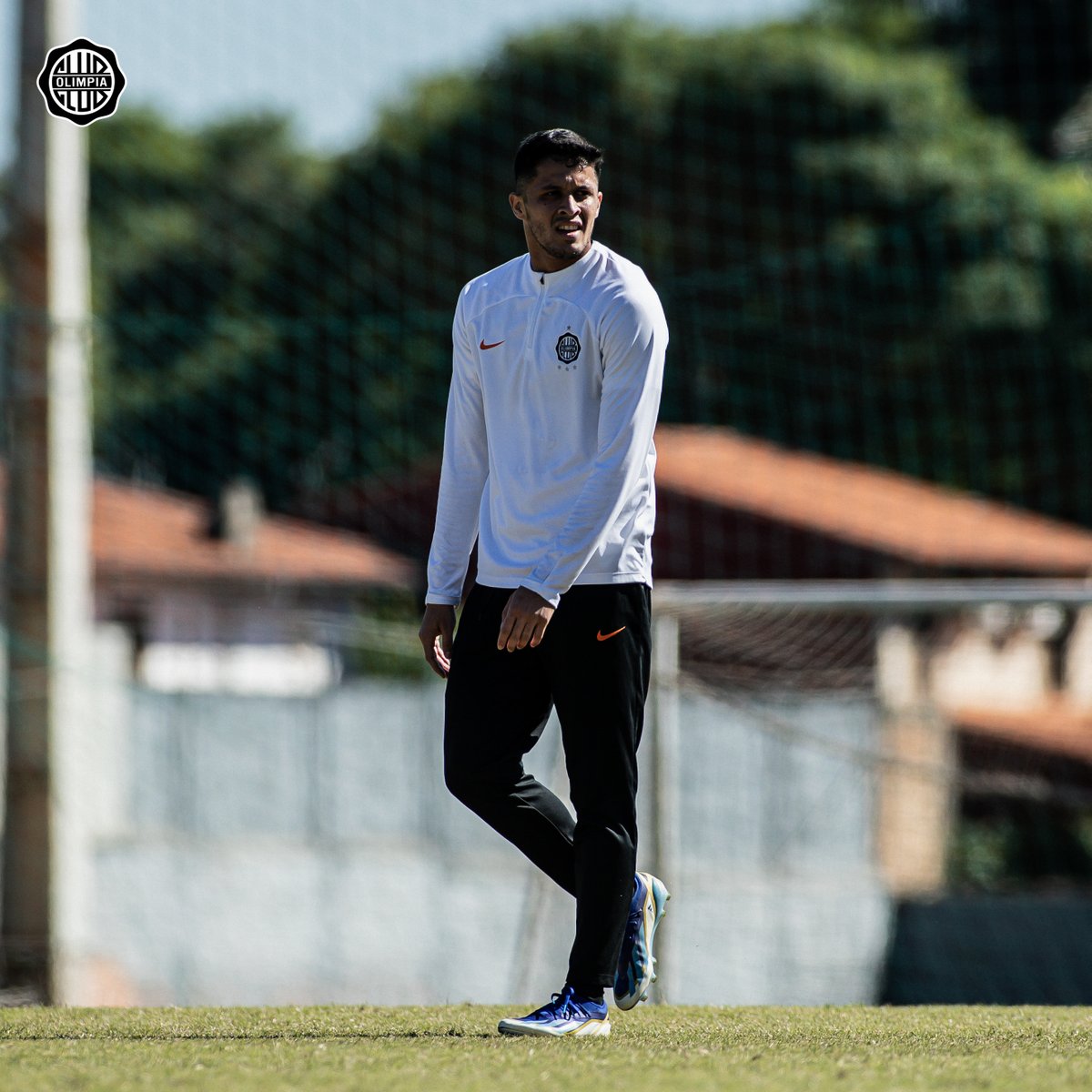 🔜 2 de Mayo. ¡Nos seguimos preparando para el partido del sábado! ⚽️ #SoyDelOlimpia ⚪️⚫️⚪️