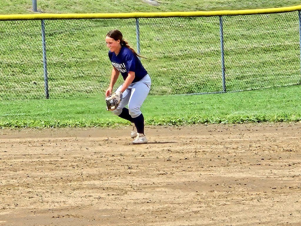 Norwin getting in some final reps for tomorrow's WPIAL 6A softball championship. Lady Knights practicing at their middle school field, which has dirt like Cal U. @norwinathletics @NorwinSoftball @TribLiveHSSN #WPIALsoftball