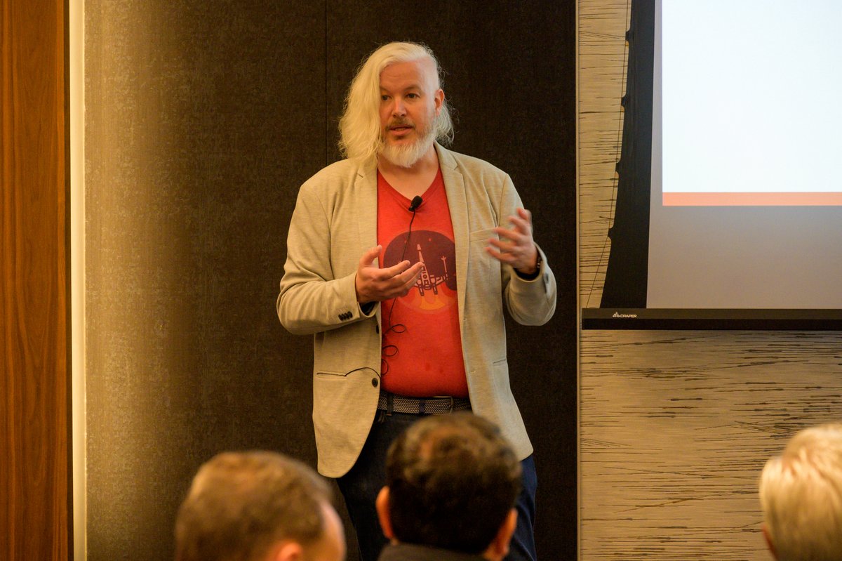 Cloudflare's tweet image. Great conversations are happening at #CloudflareConnect! Attendees are diving deep into cybersecurity and sharing valuable intel data. #ConnectivityCloud