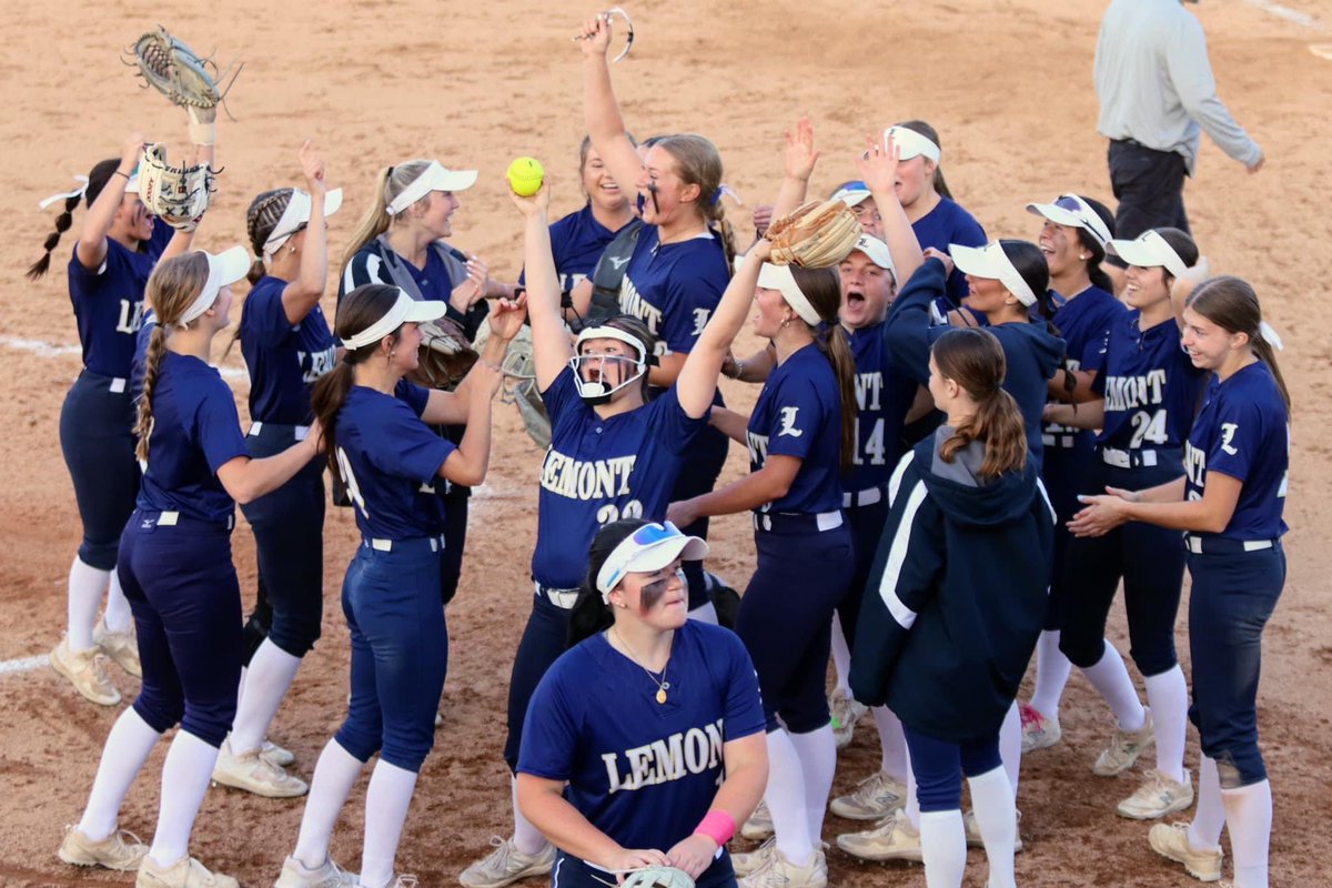 🚨💪 Lemont 🥎 WIN #TEAM43 keeping streaks alive with 8 straight Super16 appearances & 6 straight 24+ victory seasons - All time Lemont IL 🥎 program wins now at 🤯 👀 8⃣   9⃣   3⃣ 👀 🤯 Next game Friday @ The Bell 🔔