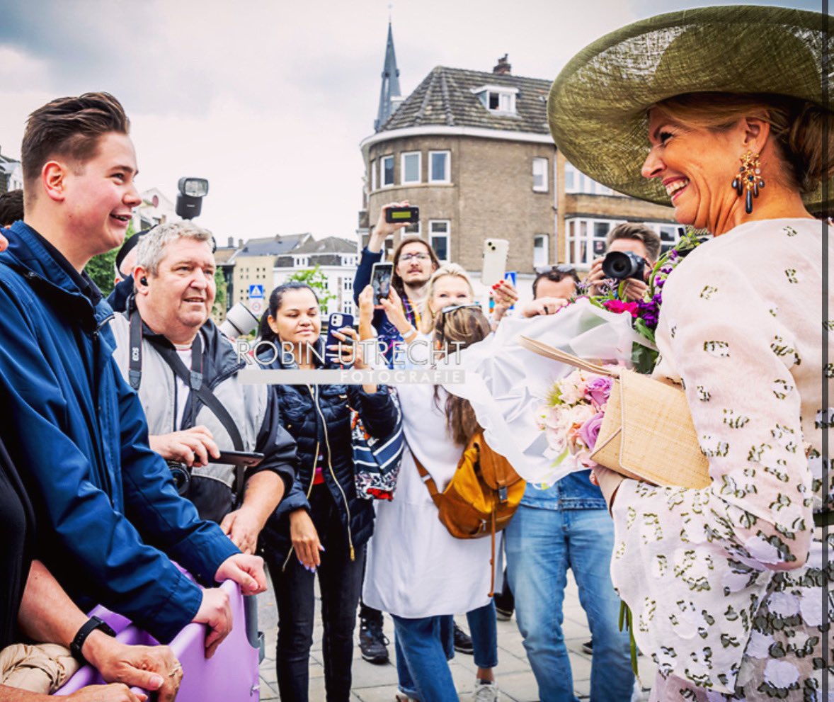 De weergoden waren met ons, of zoals men zegt: ‘Slevenhier is ‘ne Mestreechteneer!’

Foto: Robin Utrecht 

#maastricht #koninginmaxima #queenmaxima #limburg #nederland #maxima